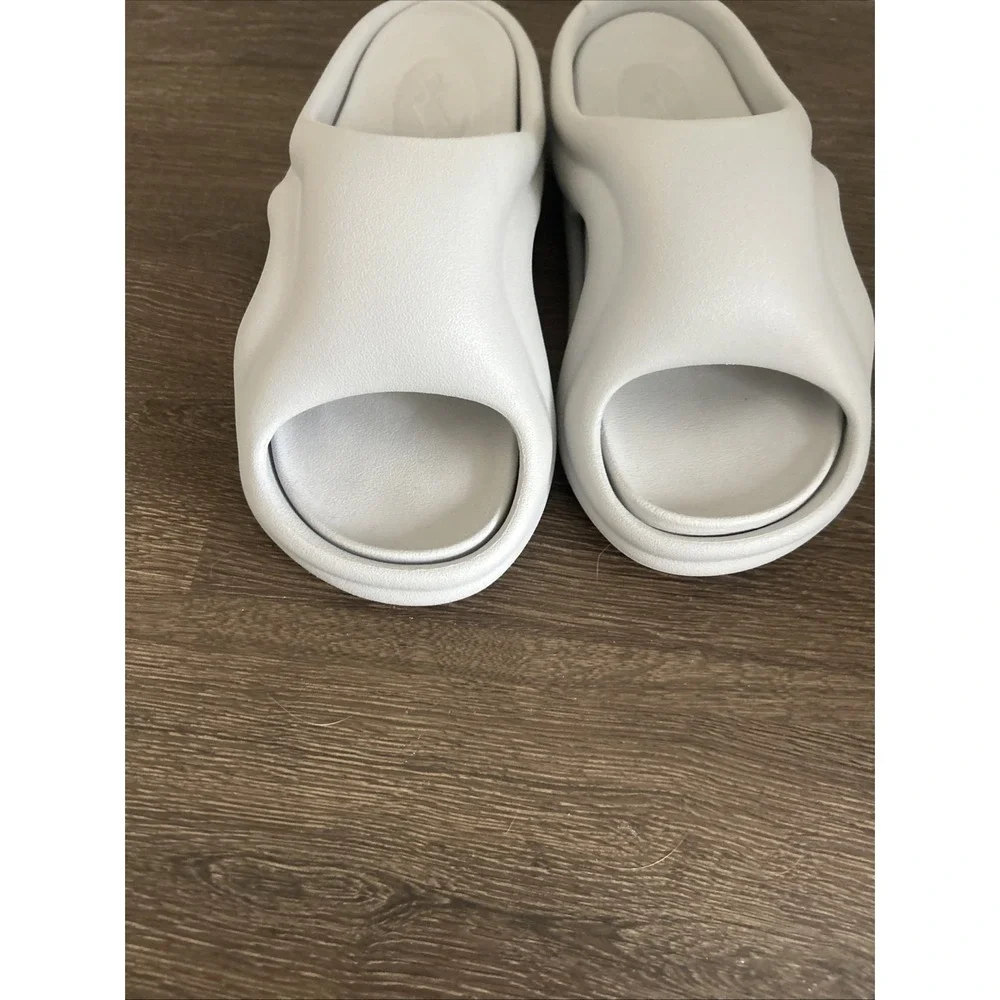 SKYLRK Beach Slide Factory Grey SLF003-1006-11‎  Bieber MINT Never Worn